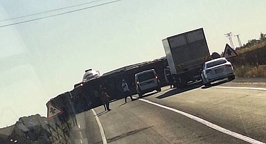 Urfa - Suruç Yolunda Kaza! Yol Ulaşıma Kapandı
