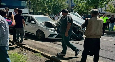 Urfa’da Kırmız Işıkta Bekleyen Araçlara TIR Çarptı! Yaralılar Var