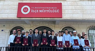 Hafız Öğrencilere Belgeleri Verildi