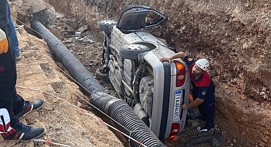 Şanlıurfa’da Araç DSİ Çukuruna Uçtu