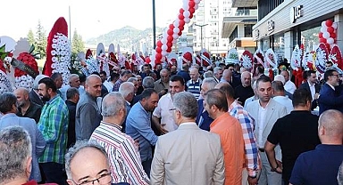 Burger King Açılışına Katılan AK Partililer Disipline Sevk Edildi