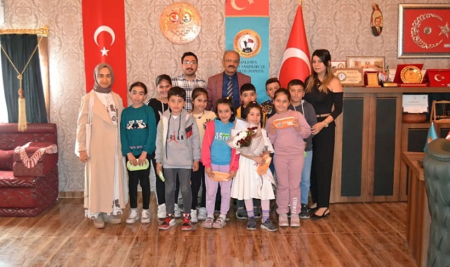Şanlıurfa'da Öğrencilerden Anlamlı Ziyaret