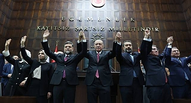 Gelecek Parti'de Çöküş Sürüyor! Gelecek Partili Vekil AK Parti'ye Katıldı