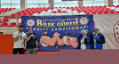 Harran Üniversitesi'nden Bilek Güreşi Şampiyonasında Büyük Başarı