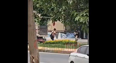 Şanlıurfa’da Çiçeklere Tekmeli Saldırı, Küçük Çocuklar Yeşil Alana Zarar Verdi!