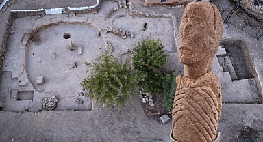 Sayburç’ta Bulunan Ağızı Dikilmiş İnsan Heykeli, Tarihöncesi Ölüm Ritüellerine Işık Tutuyor