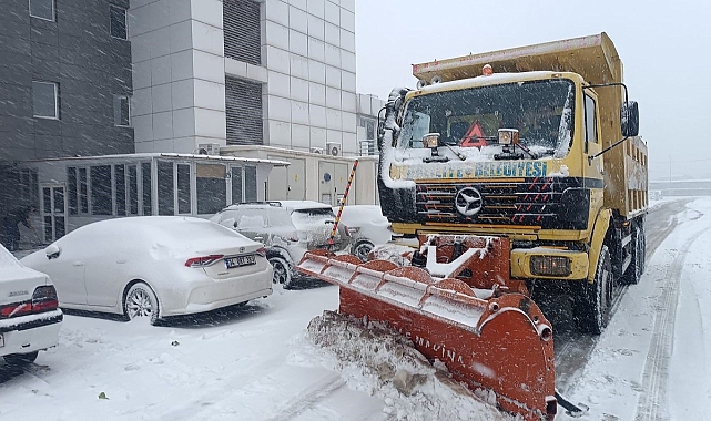 Haliliye Belediyesi Karla Mücadelede Aralıksız Çalışmalarını Sürdürüyor