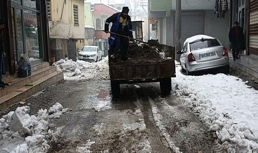 Başkan Mehmet Kuş’un Yönlendirmesiyle Eyyübiye’de Trafik Normalleşti!